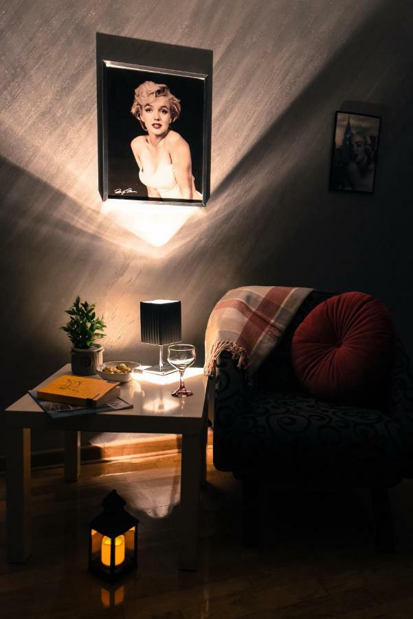 Marilyn Daire *